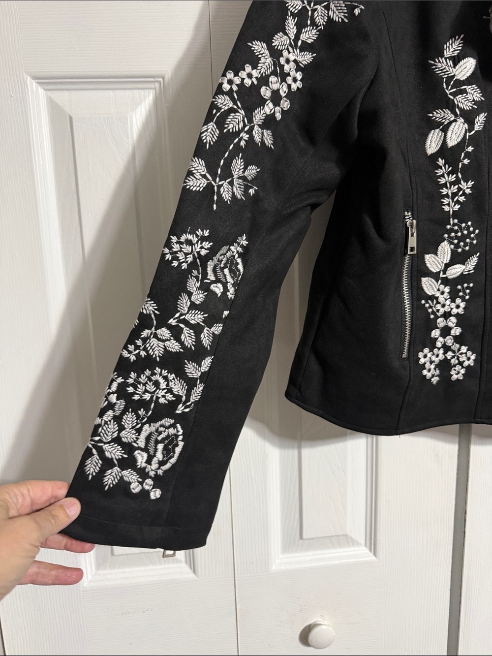 PAPARAZZI black embroidered floral NWT coat jacket size LARGE - Picture 6 of 13